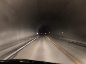 画像：トンネル内の停電